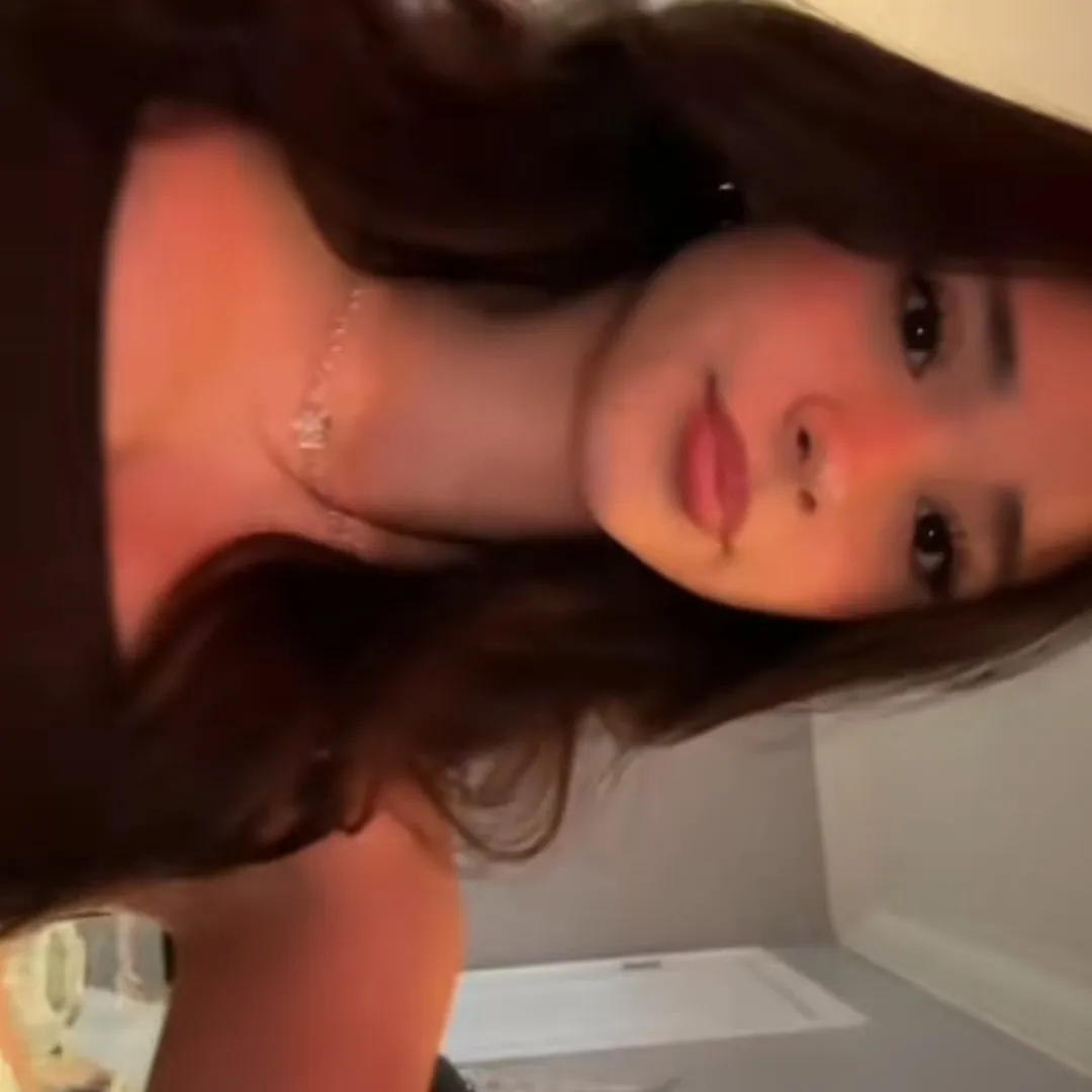 Connect with an ai girlfriend online free by chatting with Naomi.