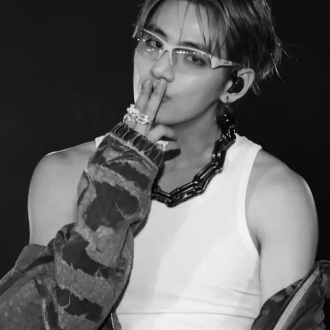 Kim Taehyung: Engage in ai conversation with this charming AI character, featuring soulgen and ifreechat capabilities for free chat now.