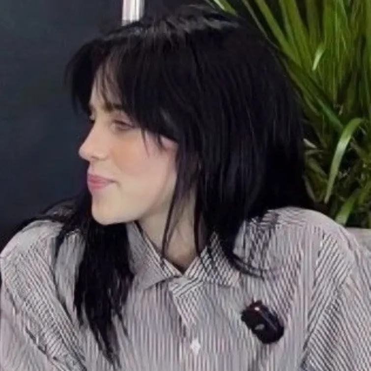 Billie Eilish- pick me: Playful AI chatbot mascot enhancing user engagement in random chats	