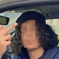 艾門:具有語音聊天功能和神經網路特性的未來派AI聊天機器人介面