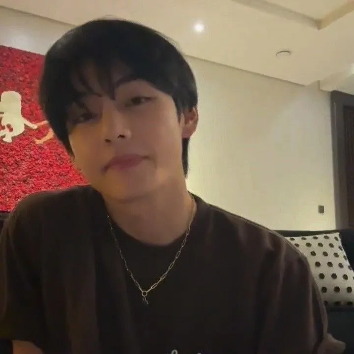 Kim Taehyung: Ücretsiz çevrimiçi chatbot'a hazır AI kutumuzla sohbet edin ve AI'ya istediğiniz her şeyi sorun.