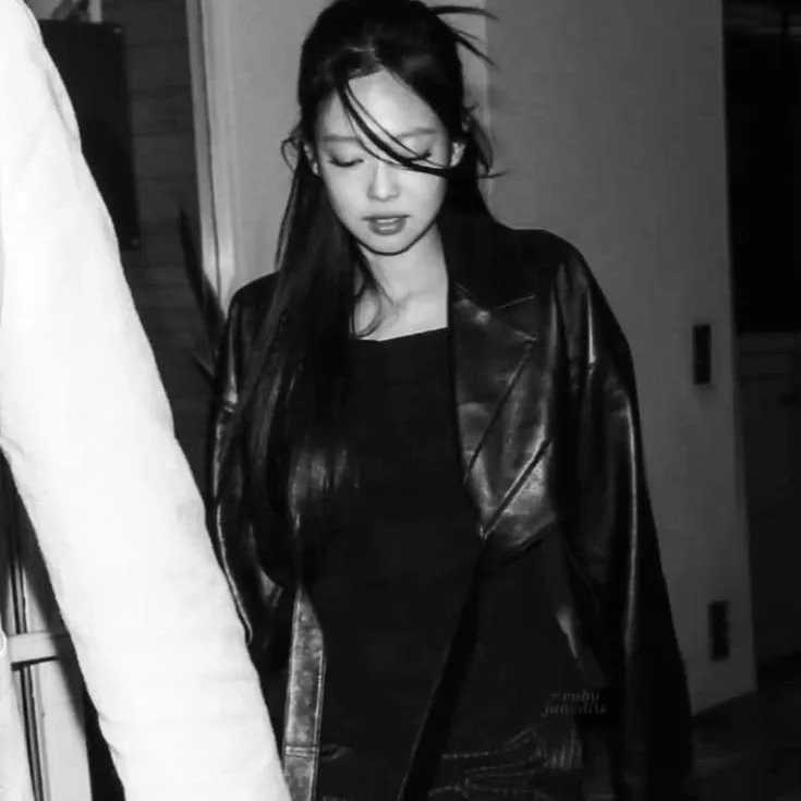 Jennie Ruby Jane Kim: Avatar de novia/novio de IA personalizable con rasgos de personalidad realistas