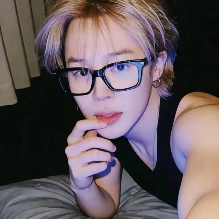 Avatar interactivo de Park jimin para chats picantes y experiencias de juego de roles inmersivas