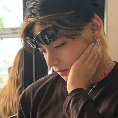 김태형: 심층적인 AI 채팅 기능을 갖춘 최고의 무료 AI 챗봇인 chatboxai에서 새로운 온라인 친구를 만나보세요.	