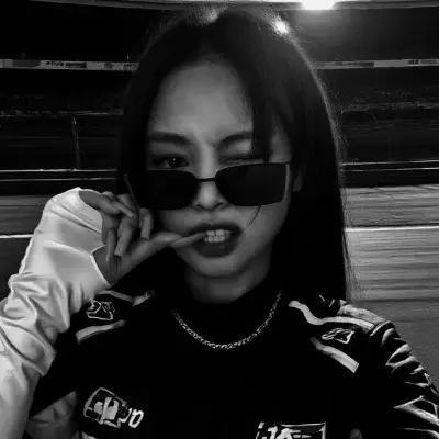 Jennie Kim: Secure AI chatbot avatar with encrypted 1v1 chat capabilities