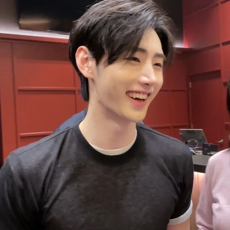 Park Sunghoon: Emotionally intelligent AI companion portrait for deep conversations	