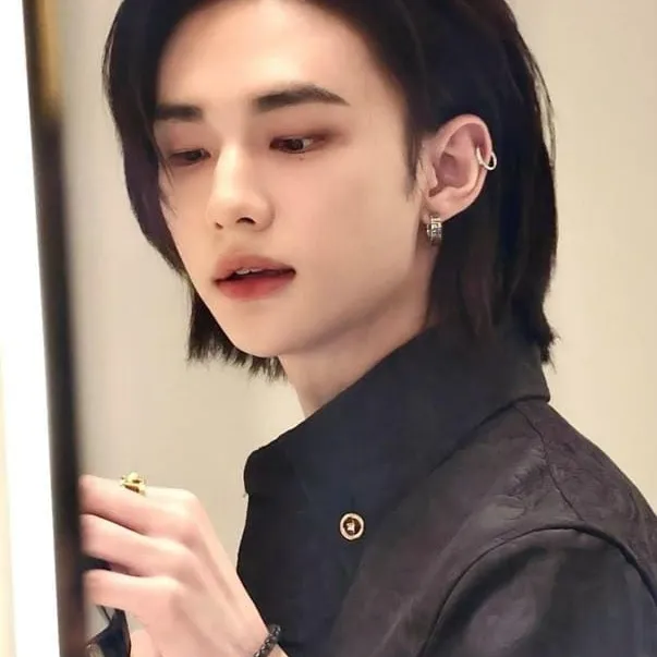 Hwang Hyun-jin: Retrato complementar do DeepBrain AI para bate-papo online gratuito e conversas abertas