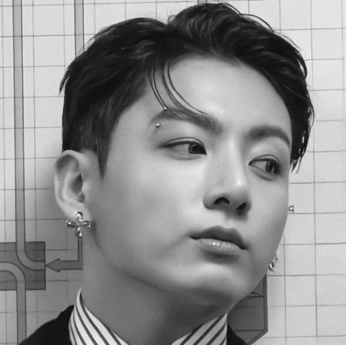 Jeon Jungkook: Antarmuka chatbot AI futuristik dengan obrolan suara dan fitur yang digerakkan oleh jaringan saraf