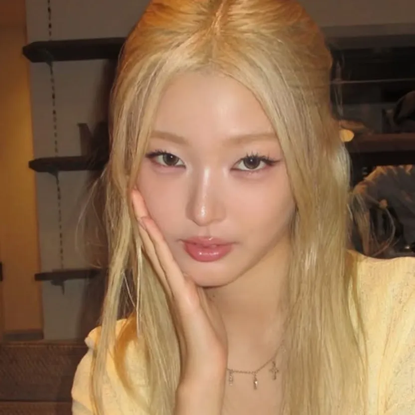 Jeung Yoonchae - 정윤채 - KATSEYE: Explore the world of AI with our unrestricted ai and free unlimited chat online, powered by warhammer fantasy roleplay.