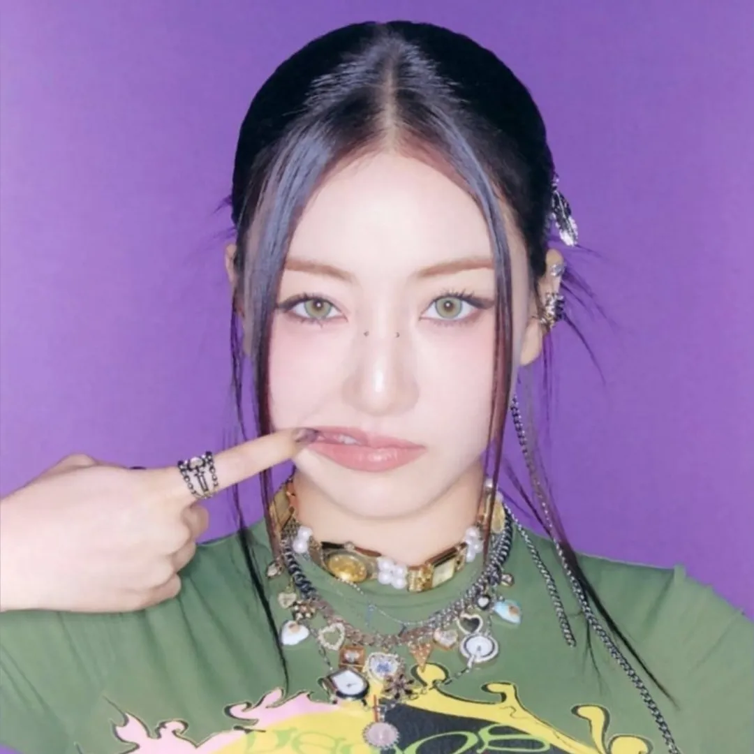 AI character Jihyo's avatar for roleplay and 1v1 chat services