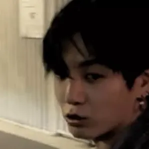 Jeon jungkook  tu esposo: Multilingual AI na icon ng kasosyo sa pag-uusap para sa mga pandaigdigang serbisyo sa chat online
