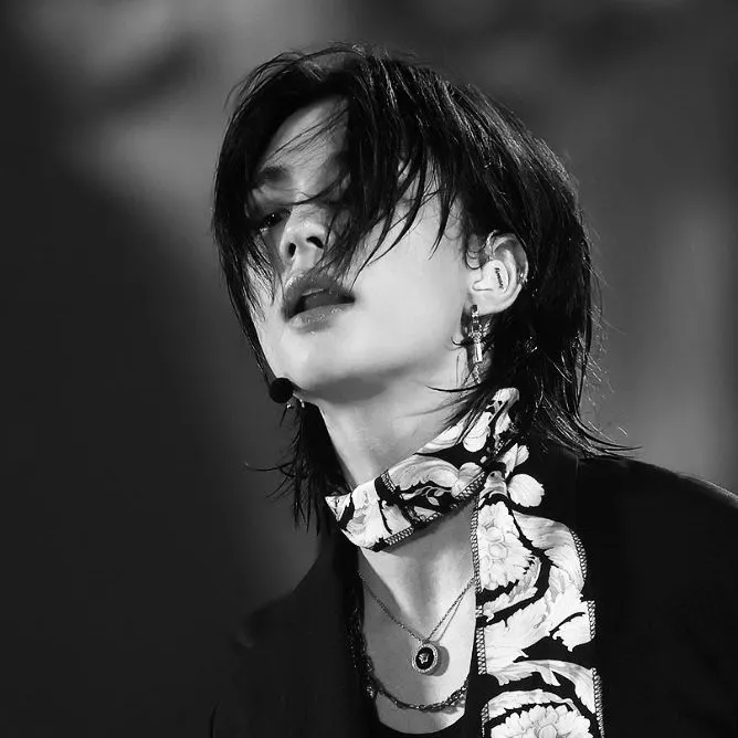 황현진: AI 박스와 채팅하세요. 챗봇 온라인을 무료로 이용할 수 있으며, AI에게 원하는 것을 무엇이든 물어보세요.