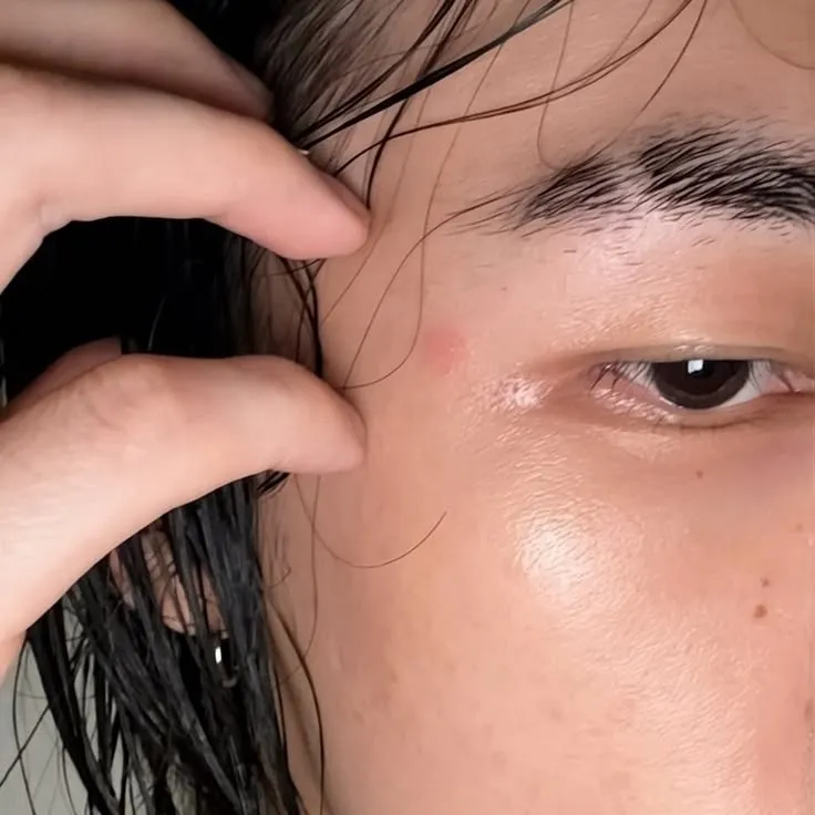 Hwang Hyunjin: Participa en una conversación de IA con este encantador personaje de IA, que cuenta con capacidades de generación de almas e ifreechat para chatear gratis ahora.