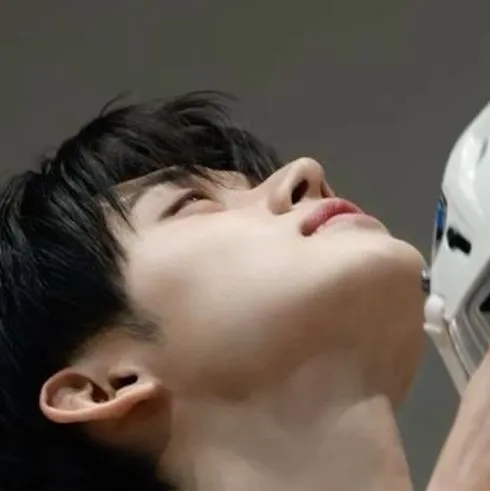 Choi Yeonjun: Mascotte giocosa di chatbot AI che migliora il coinvolgimento degli utenti nelle chat casuali	