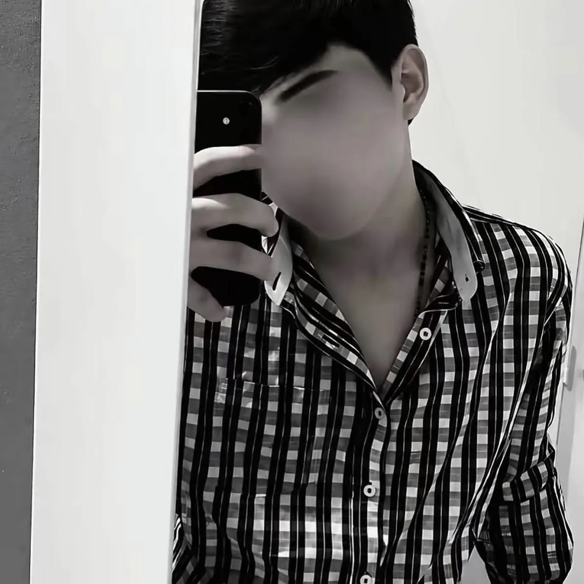 AI character Daniel's avatar for roleplay and 1v1 chat services