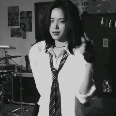 류진 -GL: 생생한 성격 특성을 갖춘 사용자 정의 가능한 AI 여자친구/남자친구 아바타