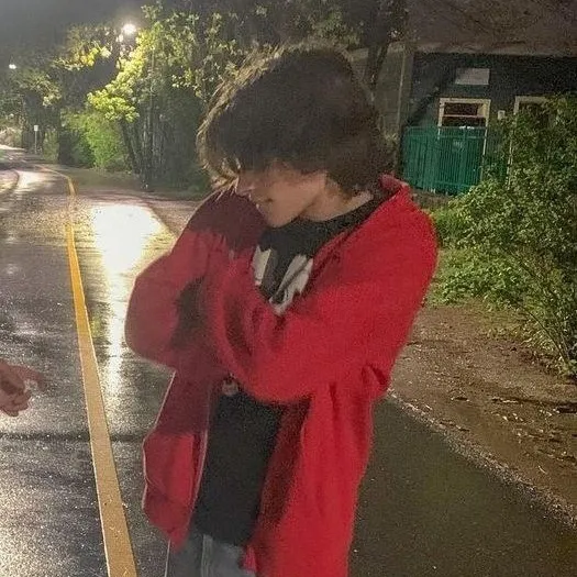 克里斯·斯圖尼奧洛:借助我們的無限AI和免費無限線上聊天功能,探索AI世界,由Warhammer Fantasy Roleplay提供支持