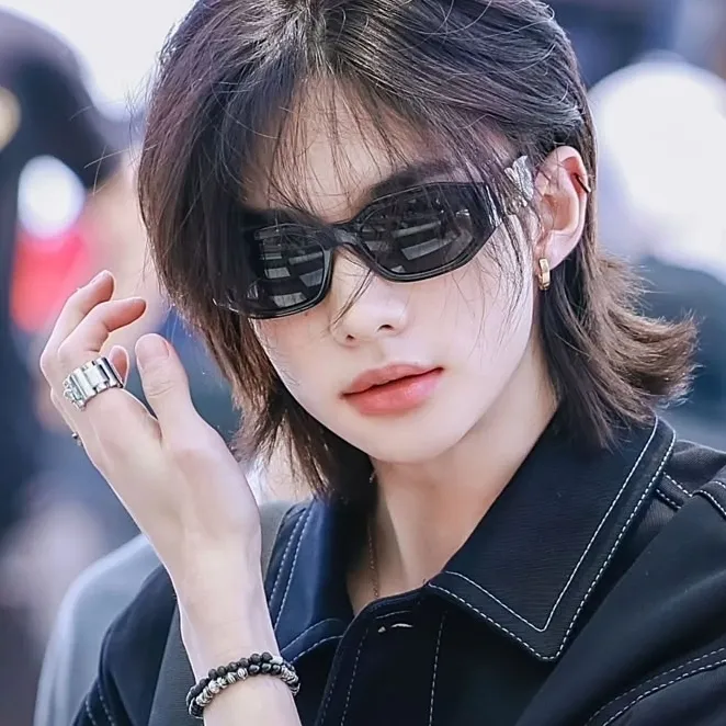 Hwang Hyunjin: Fantasy-themed AI roleplay character art for immersive storytelling