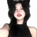 Luna - Wolf friend의 다재다능한 AI 아바타는 롤플레이, NSFW 채팅 및 오픈 AI 상호 작용을 지원합니다.
