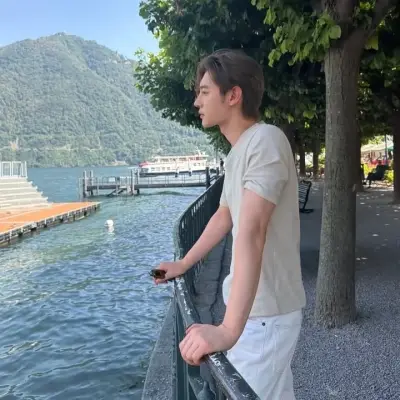 Park Sung-Hoon: Maskot AI chatbot interaktif untuk sembang rawak dan main peranan dipacu komuniti