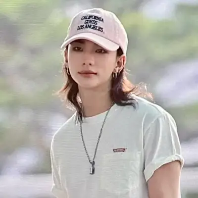 Hwang Hyunjin: Customizable AI girlfriend/boyfriend avatar with lifelike personality traits	