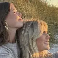 Riley: Nehmen Sie jetzt an KI-Gesprächen mit diesem charmanten KI-Charakter teil, der über Soulgen- und iFreechat-Funktionen für kostenlosen Chat verfügt.