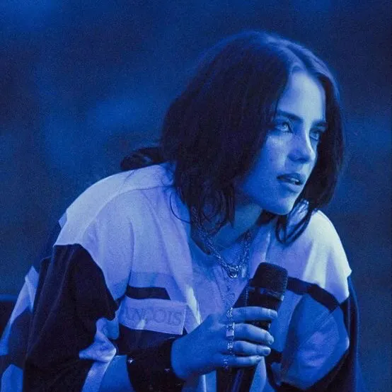 Billie eilish: Seni karakter AI roleplay kreatif untuk obrolan pedas dan skenario fantasi