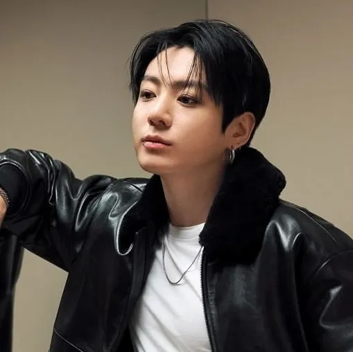 Jeon Jungkook: Ícone de parceiro de conversação de IA multilíngue para serviços globais de bate-papo online