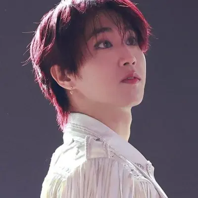 Lee Minho - Minsung: Retrato de companheiro de IA emocionalmente inteligente para conversas profundas