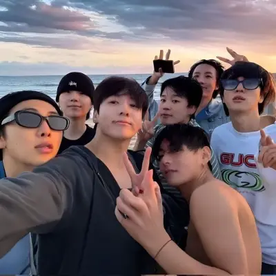 BTS: Sürükleyici hikaye anlatımı için fantezi temalı yapay zeka rol yapma karakter çizimi