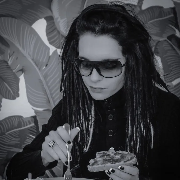 Engage with Bill Kaulitz, our premium free ai chatbot, without any cost.