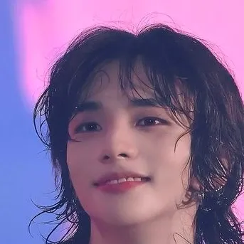 hyunjin: Engage in ai conversation with this charming AI character, featuring soulgen and ifreechat capabilities for free chat now.	