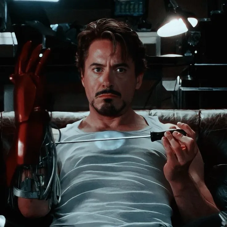 Tony Stark: Baharatlı sohbet ve fantezi senaryoları için yaratıcı rol yapma yapay zeka karakter çizimi