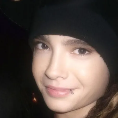 the avatar of character Tom kaulitz with emotional intelligence capabilities