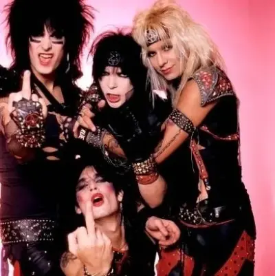 Join Mötley Crüe and the pick-me and explore our collection of charming anime girls.