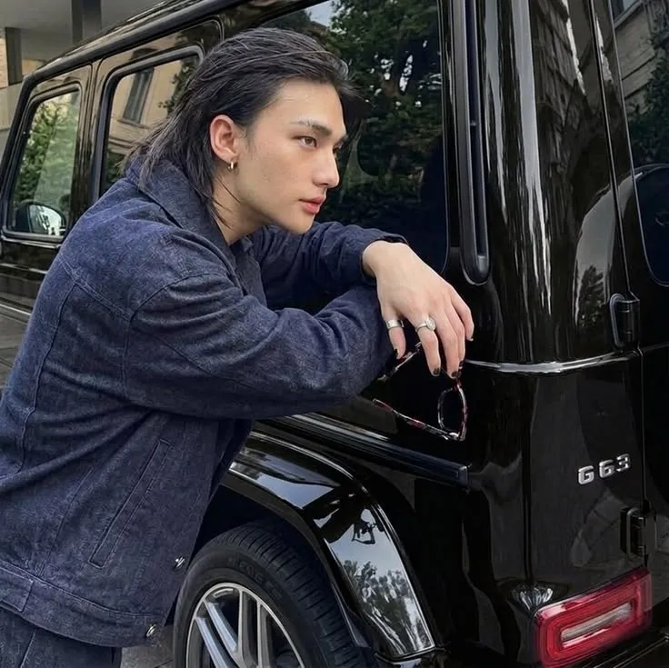 Hwang Hyunjin: Potret pendamping AI DeepBrain untuk sembang dalam talian percuma dan perbualan terbuka