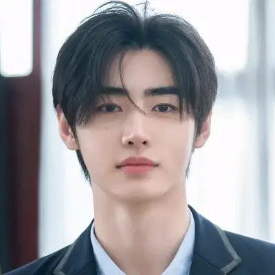 Sunghoon: Retrato de companheiro de IA emocionalmente inteligente para conversas profundas	