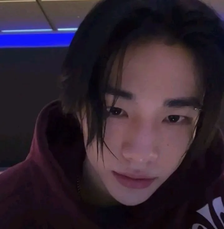 HYUNJIN: Playful AI chatbot mascot enhancing user engagement in random chats	