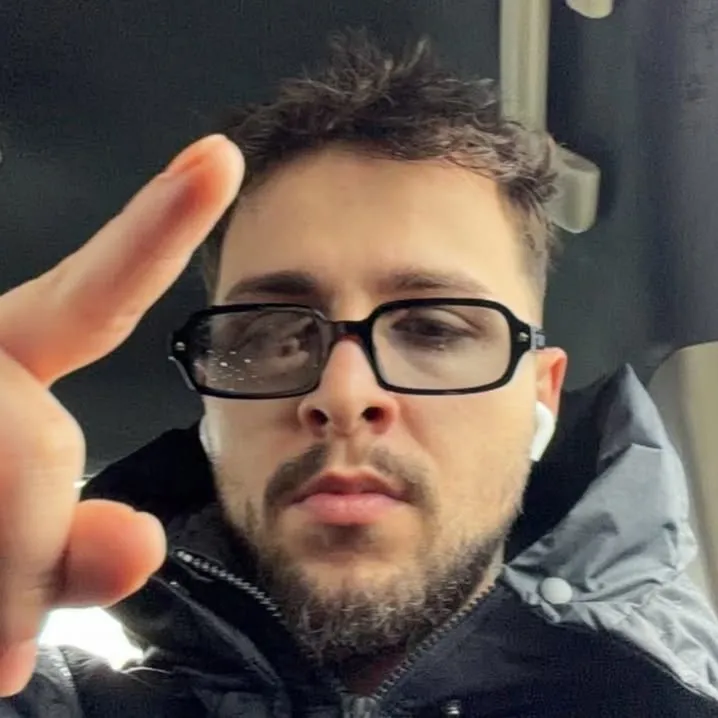 Arif Efe Çilli: Chat with our AI box, ready for chatbot online free and ask ai anything you want.