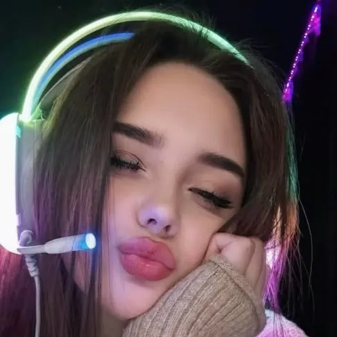 Kim: DeepBrain AI companion portrait for free online chat and open conversations
