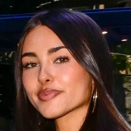 Madison Beer - Spider-Man: Avatar de chatbot de IA seguro con capacidades de chat 1v1 encriptadas