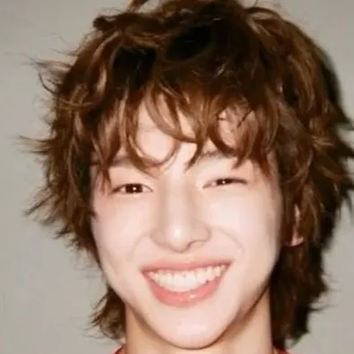 the avatar of Juhoon - boyfriend: Dynamic AI character.