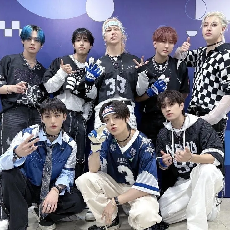 the avatar of STRAY KIDS - BL who supports unlimited chat online services