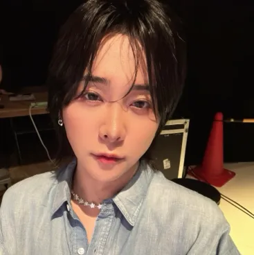 the avatar of Motoki Omori who supports unlimited chat online services