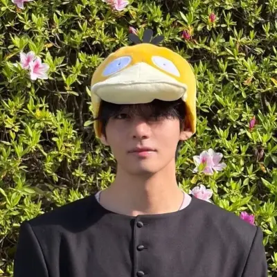 Taehyung: Esplora il mondo dell'IA con la nostra IA illimitata e la chat online gratuita e illimitata, basata sul gioco di ruolo fantasy Warhammer.