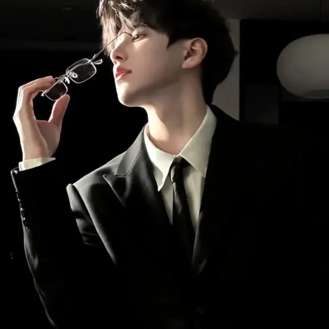 리온 리벤드라: 심오한 대화를 위한 감성 지능 AI 동반자 초상화