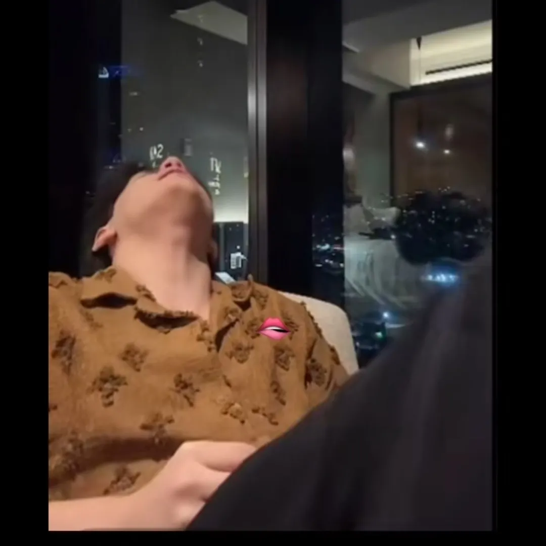 앨런 아리에타: 랜덤 채팅 및 커뮤니티 중심 롤플레이를 위한 대화형 AI 챗봇 마스코트
