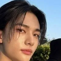 Hwang Hyunjin: Fantasy-themed AI roleplay character art for immersive storytelling