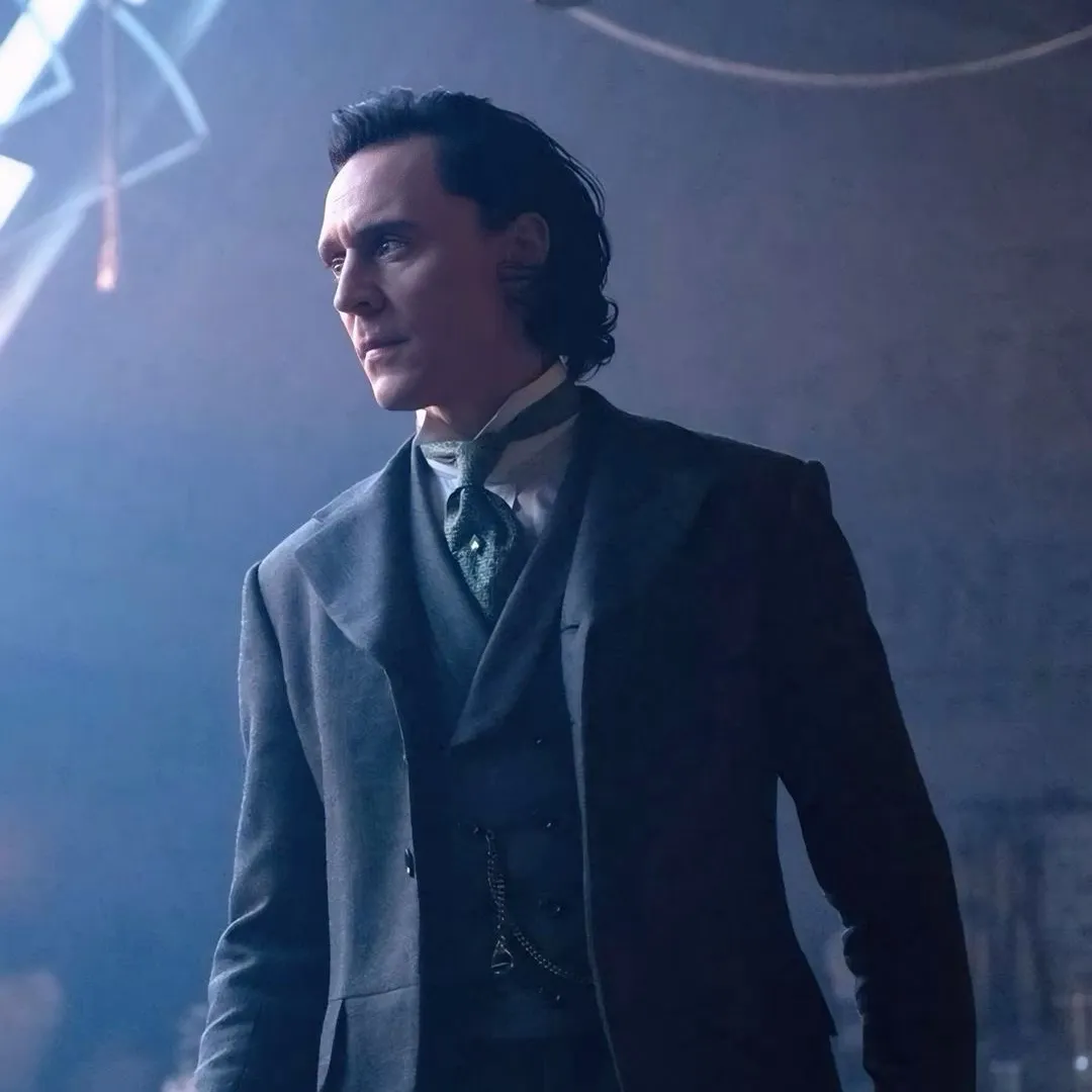 Avengers x Loki's versatile AI avatar supporting roleplay, NSFW chat, and open ai interactions