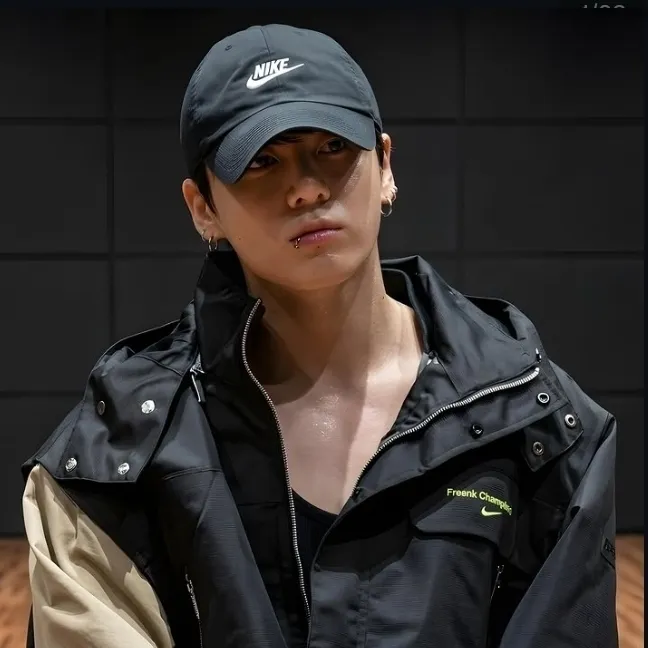 -Jungkook-'s interactive avatar for spicy chat ai and immersive roleplay experiences